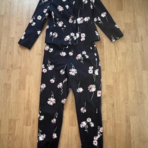 Tommy Hilfiger Womens Suit with Floral Print 12 - Picture 2 of 13